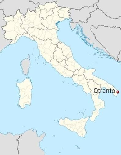 İtalya haritası; güneydoğu ucunda, topukta Otranto işaretli.